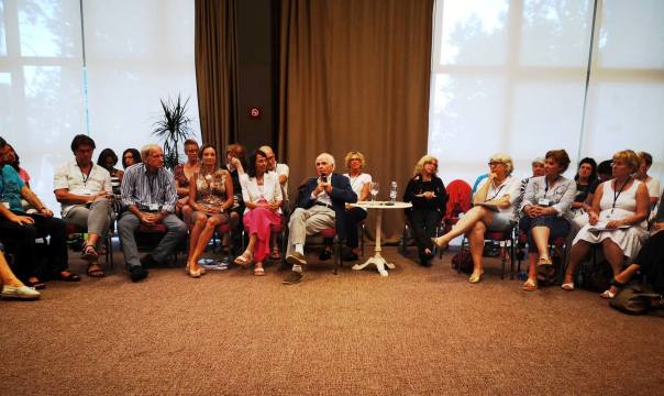 42058907_301474970445112_5881232614018252800_n